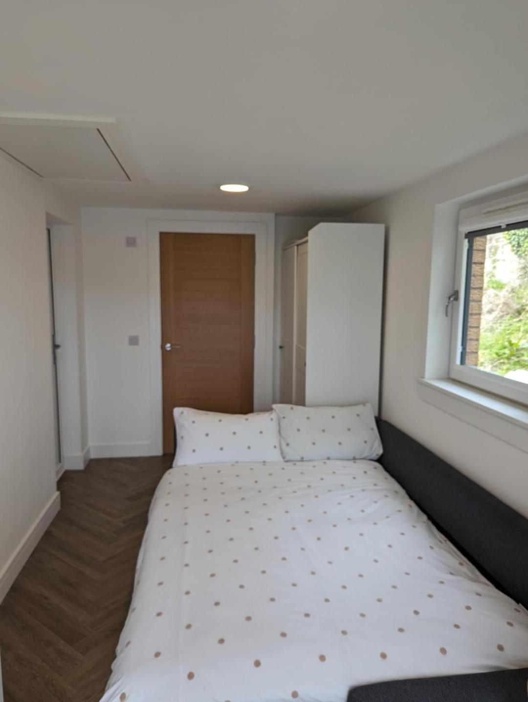 En-Suite Double Room With Private Entrance إدنبرة المظهر الخارجي الصورة